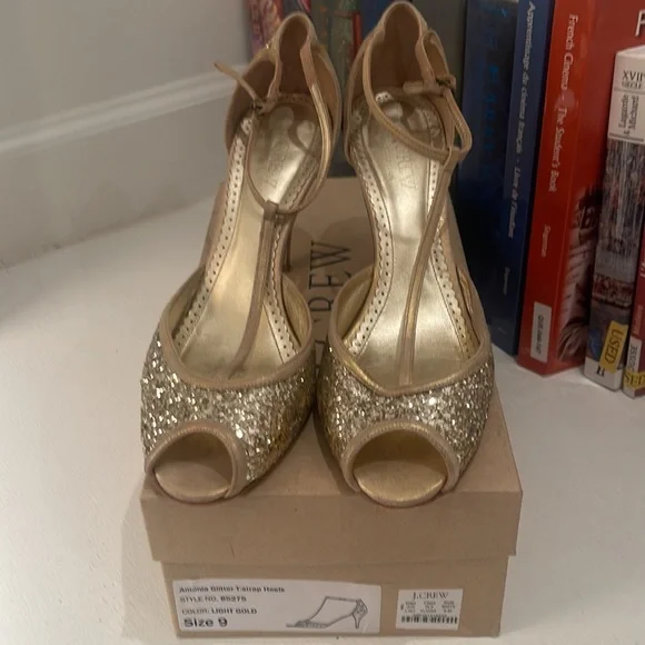 Gold Sparkle T-Srap Heels - Picture 2 of 9